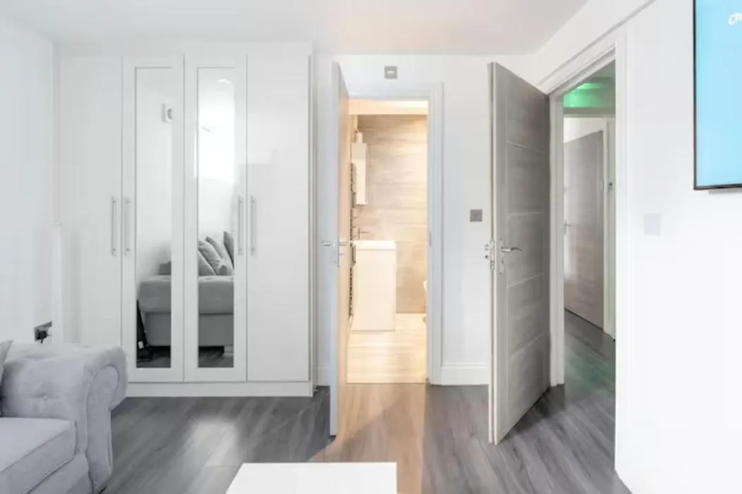 Modern House With Relaxing Hot Tub Apartment Uxbridge 0*,  United Kingdom
