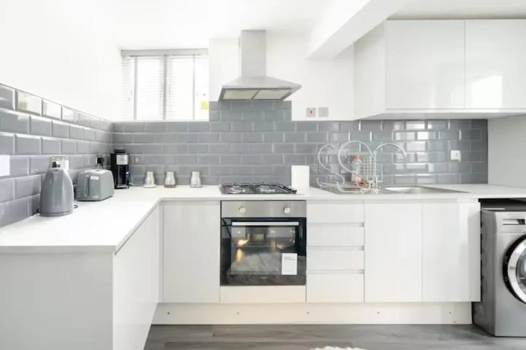 Modern House With Relaxing Hot Tub Apartment Uxbridge