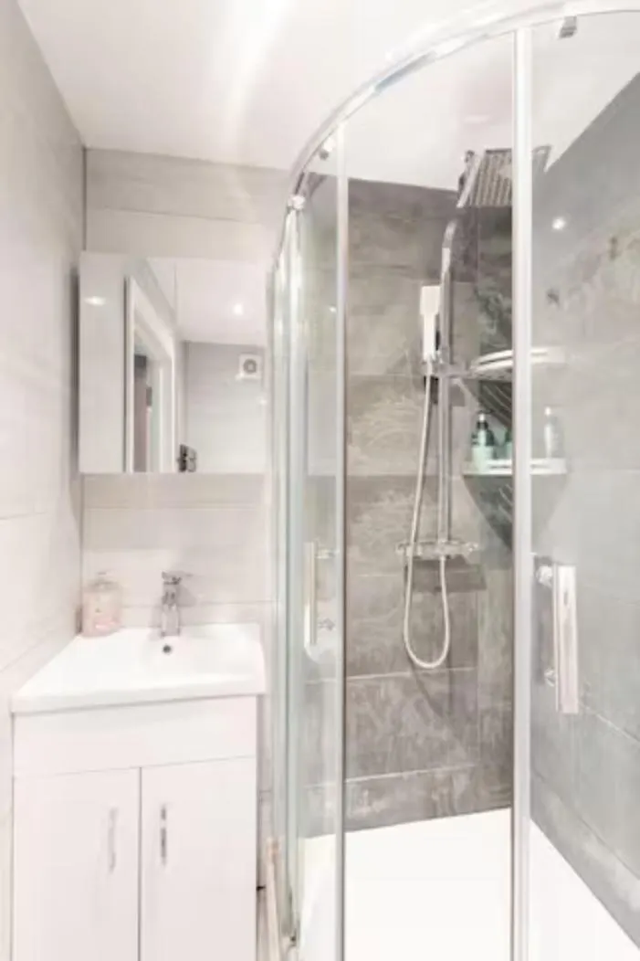 Modern House With Relaxing Hot Tub Apartment Uxbridge