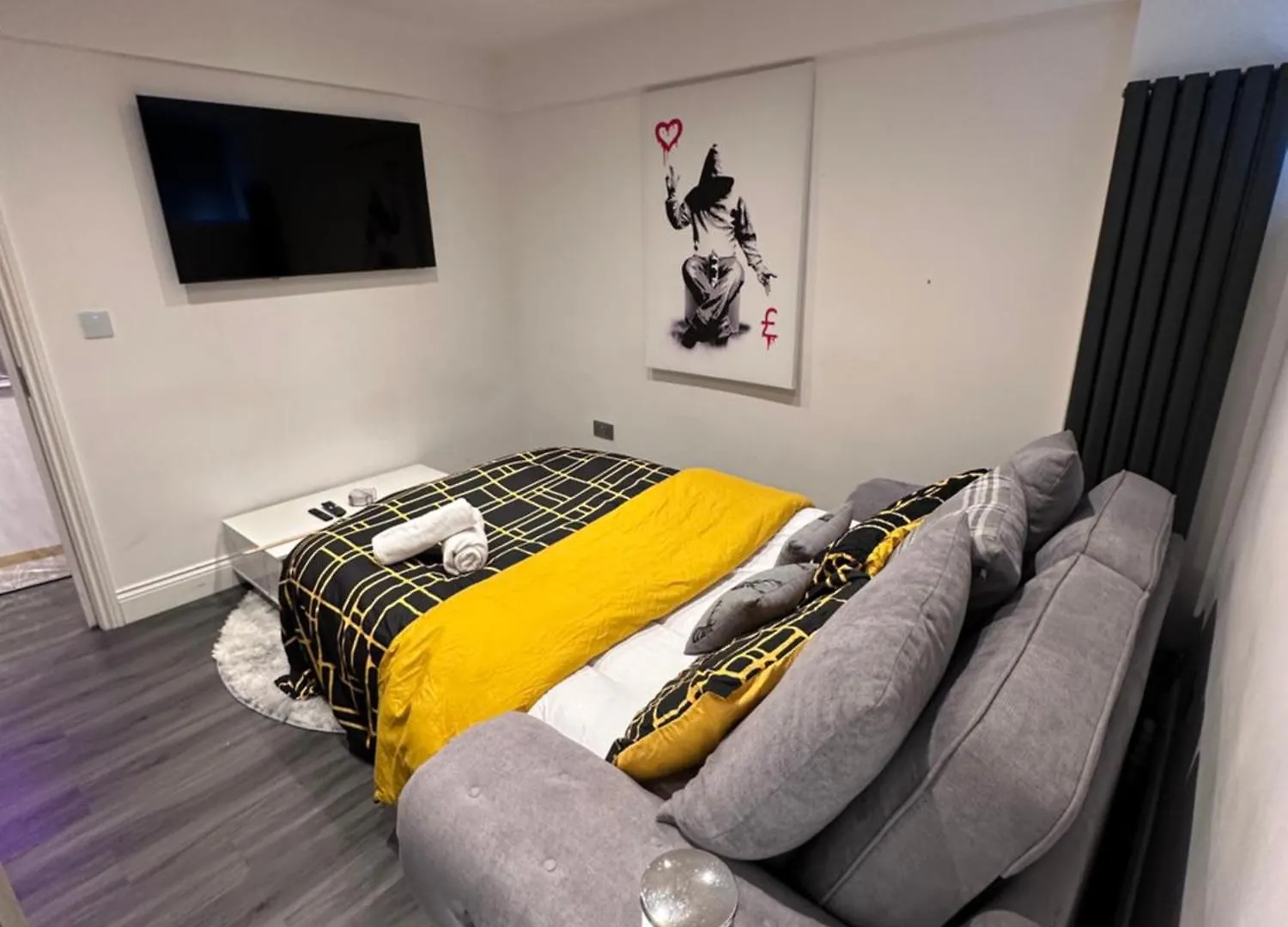 Modern House With Relaxing Hot Tub Apartment Uxbridge