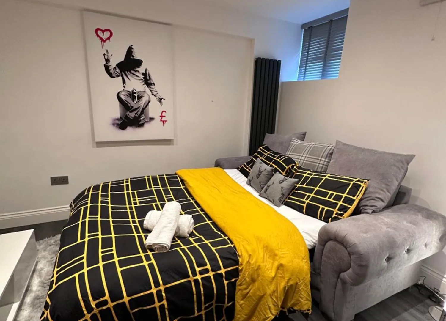Modern House With Relaxing Hot Tub Apartment Uxbridge United Kingdom